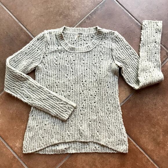 Free People Loose Knit Fuzzy Sweater with Hi-Low Hem and Exposed Seams size M - Picture 1 of 9